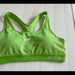 Nike sports bra lime green, Size small.